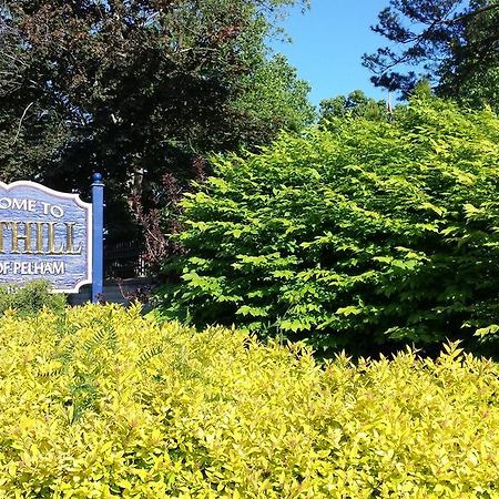 Hipwell'S Motel Fonthill Екстер'єр фото