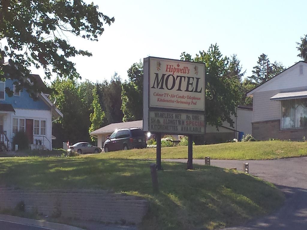 Hipwell'S Motel Fonthill Екстер'єр фото