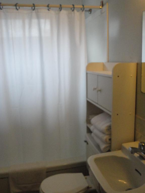 Hipwell'S Motel Fonthill Екстер'єр фото