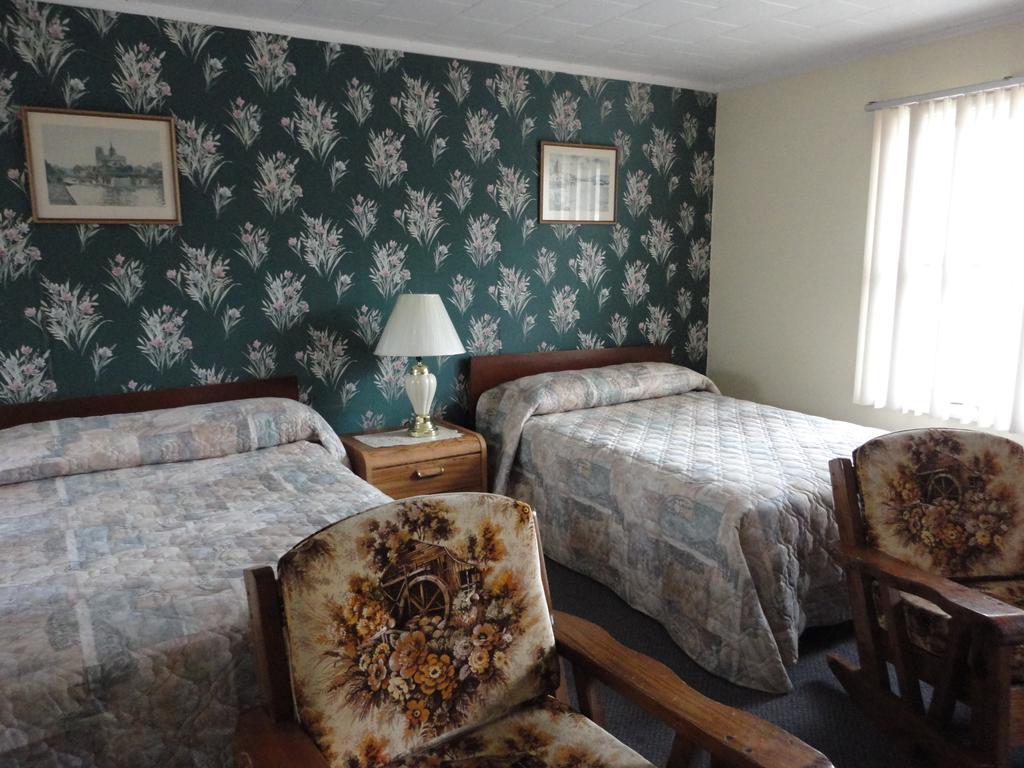 Hipwell'S Motel Fonthill Номер фото