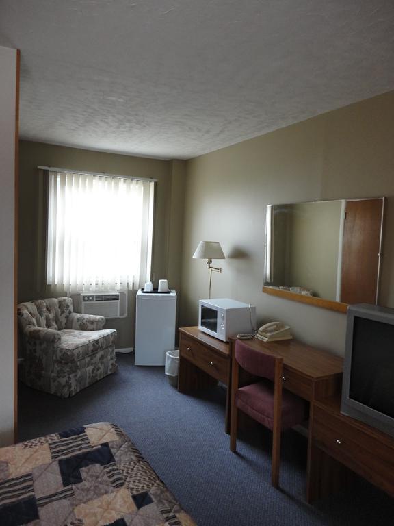 Hipwell'S Motel Fonthill Екстер'єр фото